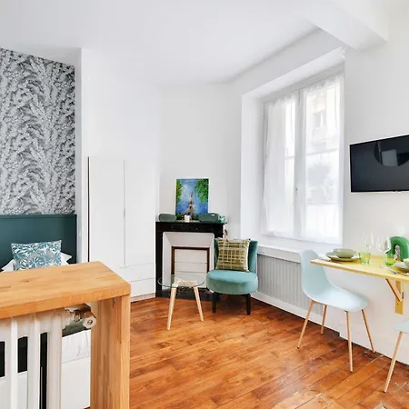 New With Terrace Near The Eiffel Tower * Paris