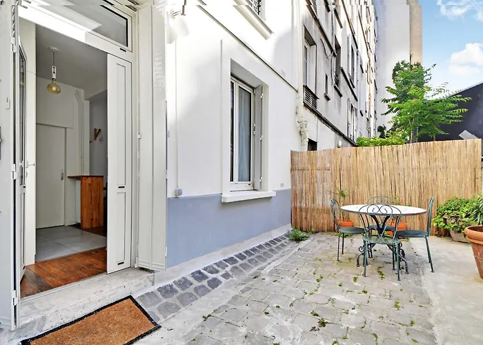 New With Terrace Near The Eiffel Tower * פריז